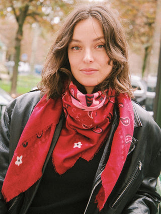 écharpe rouge femme