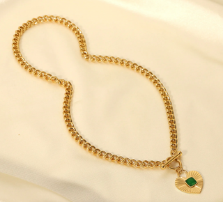 Collier coeur maillons et pierre verte